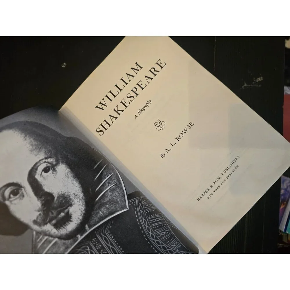 Bundle of 2 William Shakespeare Books Hardcovers